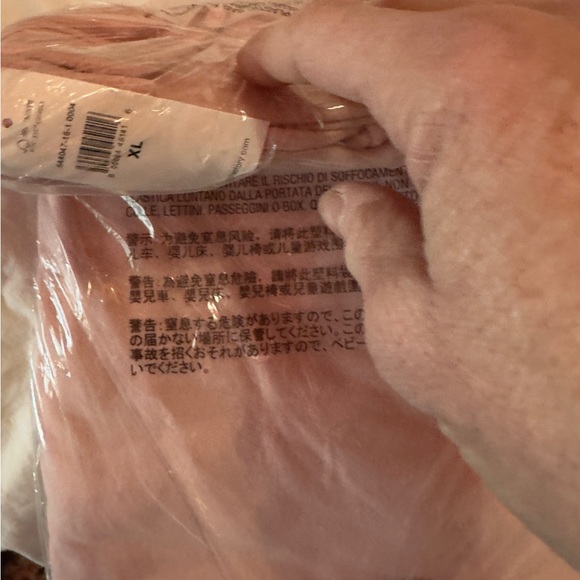 Priced for four pair: Gap sweat shorts - Picture 2 of 9